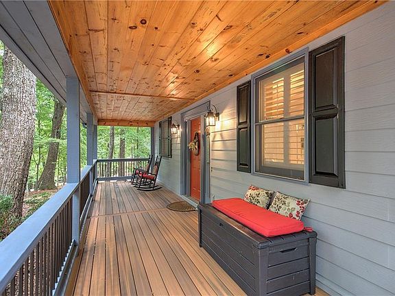 2nd image of 225 Grandview Trl