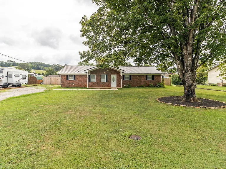 2821 Vicksburg Ln — Photo 11