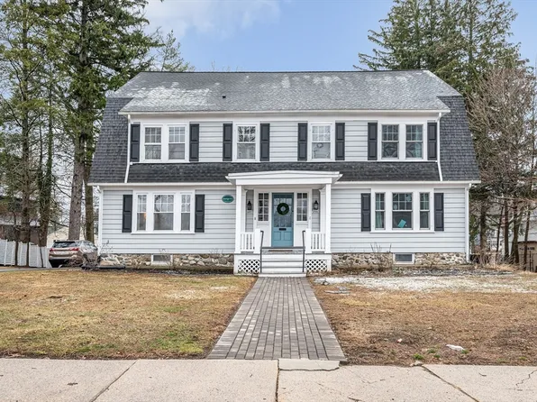 567 Andover St #A, Lowell, MA 01852