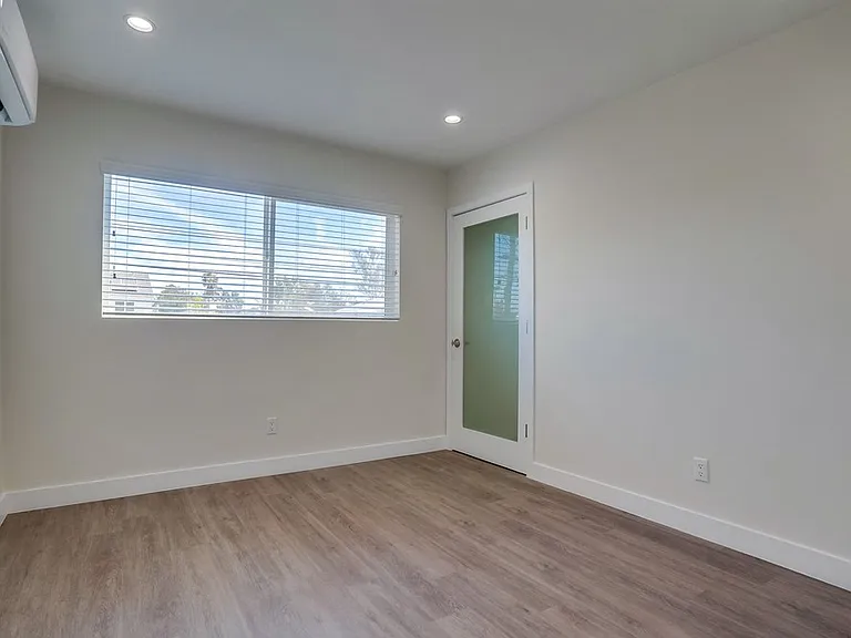 2330 S Corning St — Photo 21