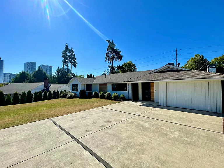 9827 Belfair Rd — Photo 1