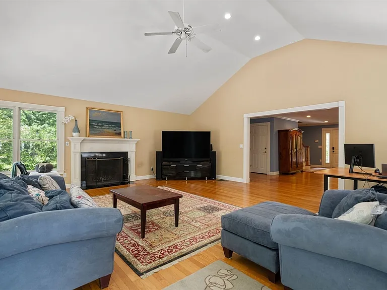230 Follen Rd — Photo 19
