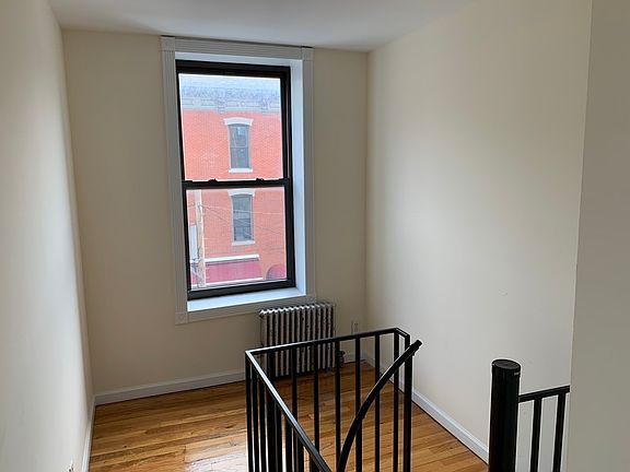 4th image of 127 Wythe Ave APT 2F