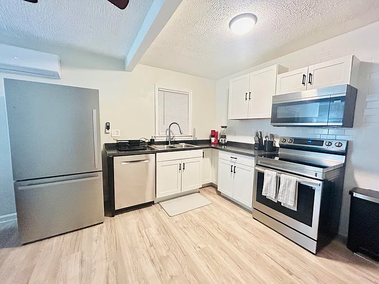 1621 Brandon Ave SW #A — Photo 5