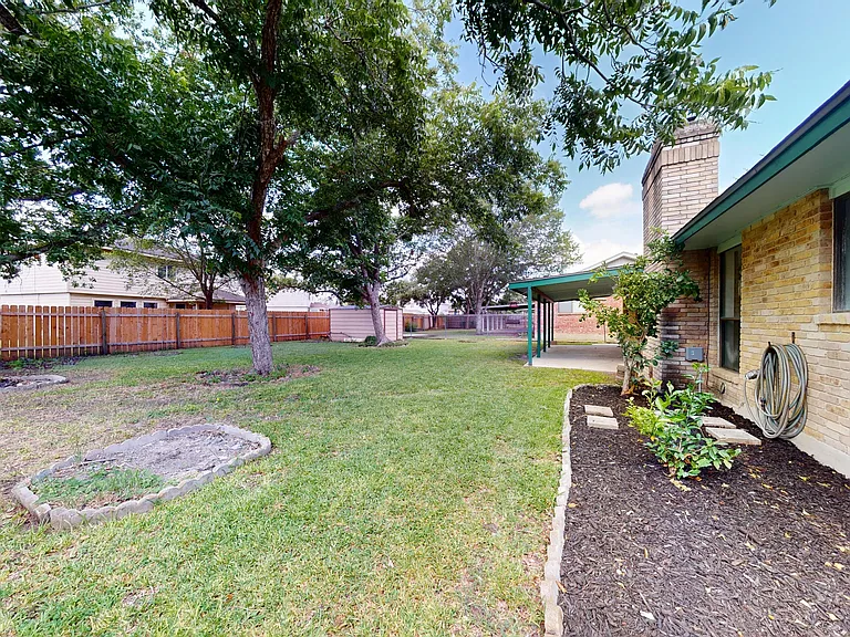 318 Renee Dr — Photo 39