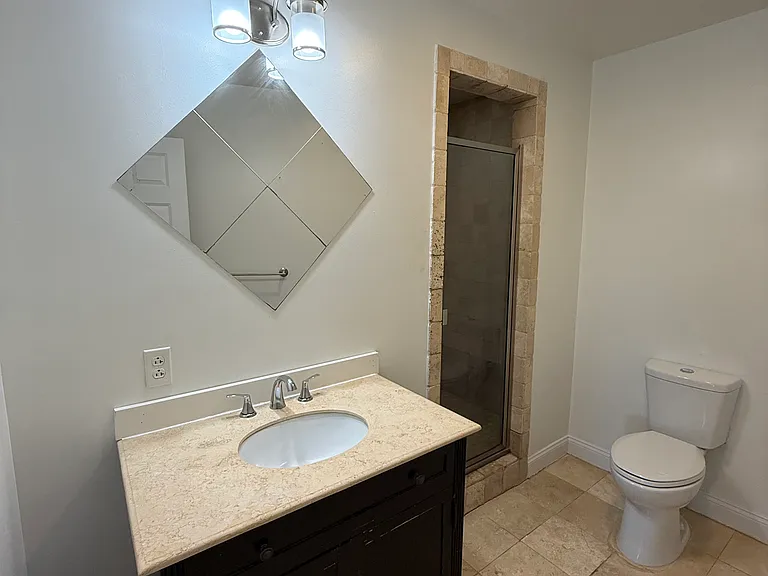 1 Grand Ave #5 — Photo 17