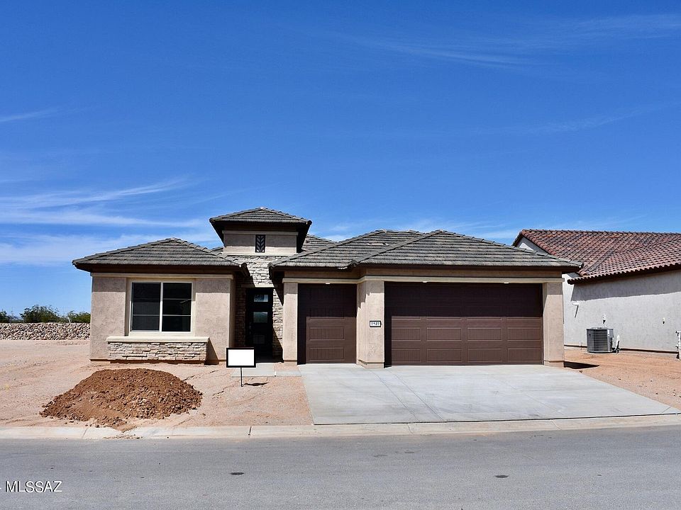 1st image of 1541 E Dahlia Dr