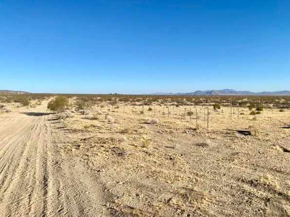 104 Joshua Tree Rd, Landers, CA 92285