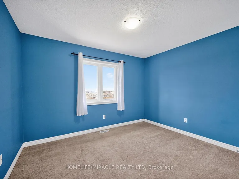 23 Pinot Cres #UPPER — Photo 38