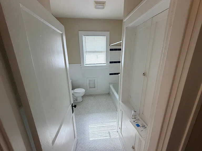247 1/2 Kings Hwy — Photo 10
