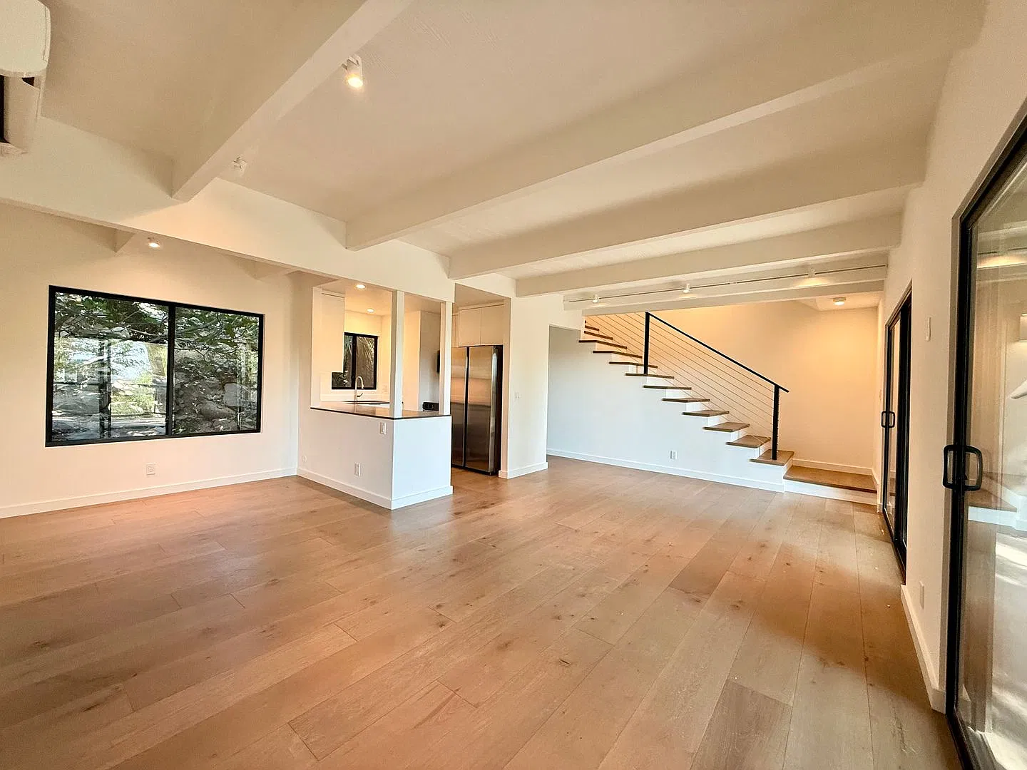 518 E. Islay Street — Photo 4