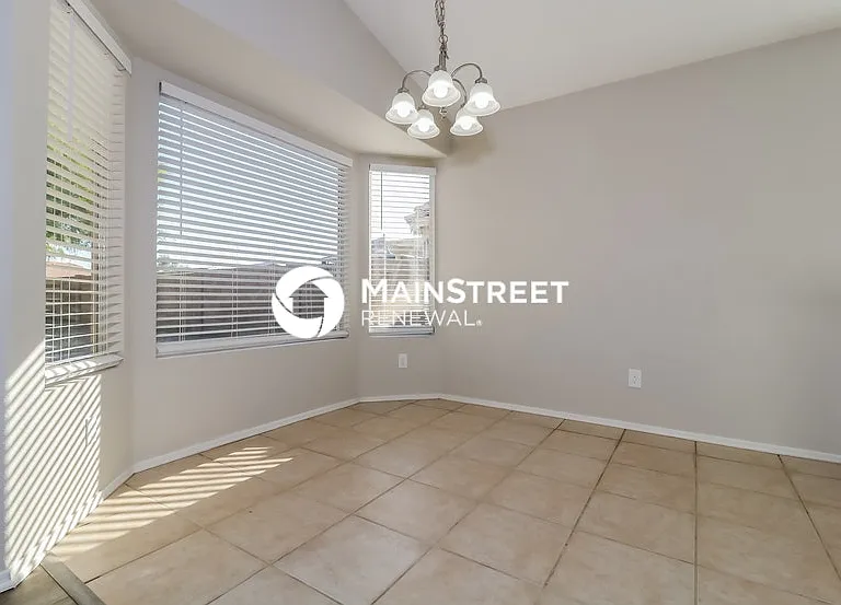 12509 W Palm Ln — Photo 6