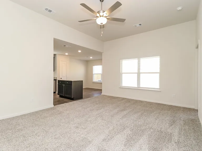 1313 Woodwinds Dr — Photo 5
