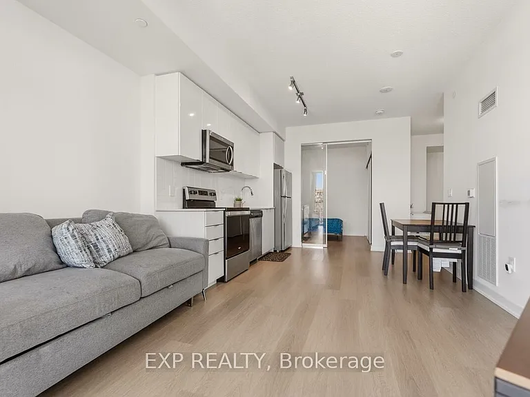 859 The Queensway #905 — Photo 17