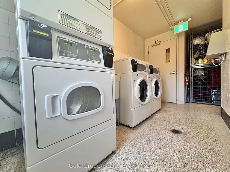 27 Paisley Blvd E #2 — Photo 8