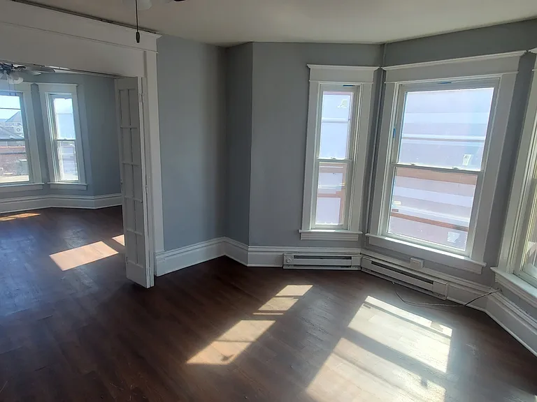 202 S Throop St #1 — Photo 2
