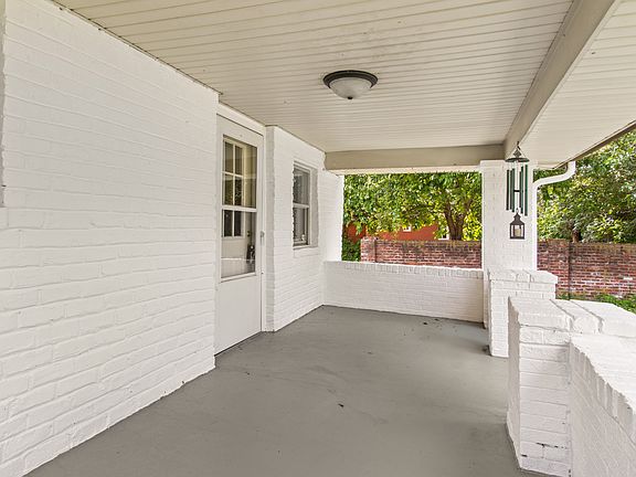 5th image of 2807 Hervey St