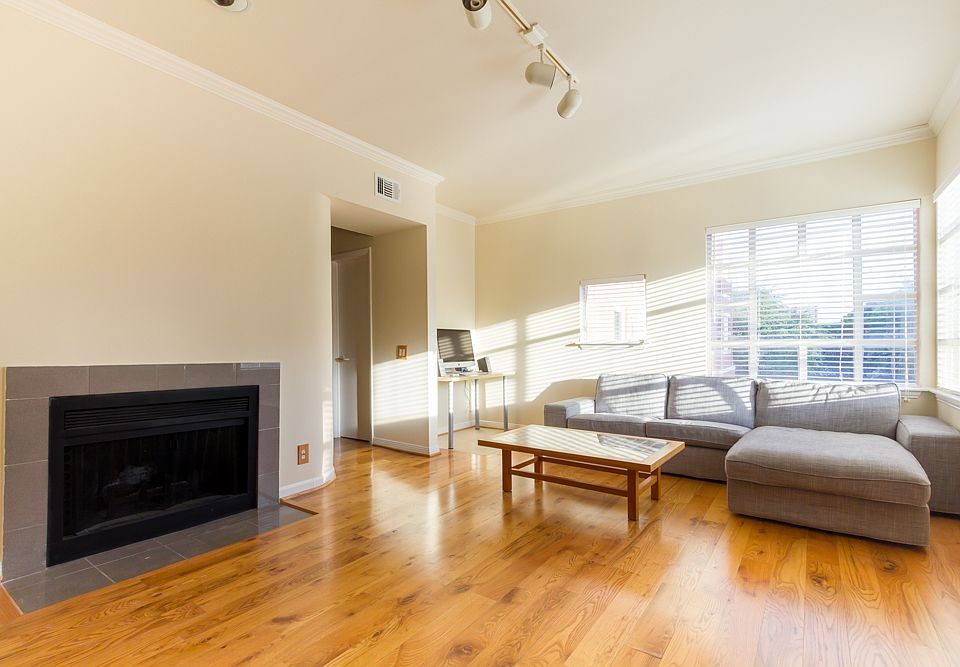 1st image of 4004 Montrose Blvd APT 44D