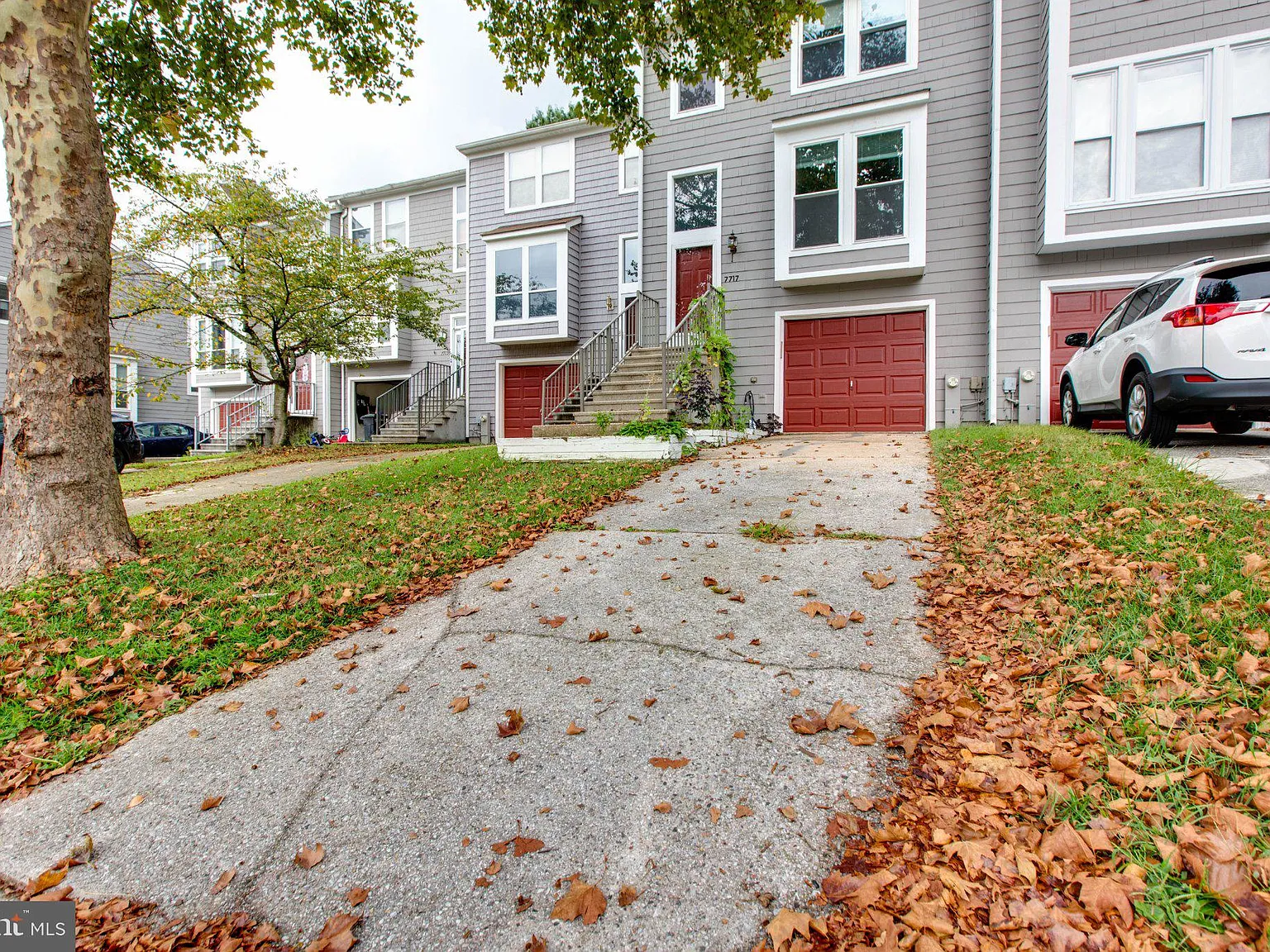 3 bed, 4.0 bath, 1940 sqft, $3,200 — Photo 4
