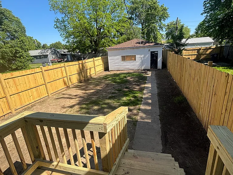 1319 Cody St — Photo 5