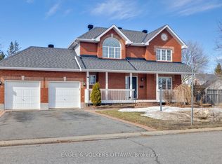 26 Carleton Cathcart St, Ottawa, ON K2S1M7