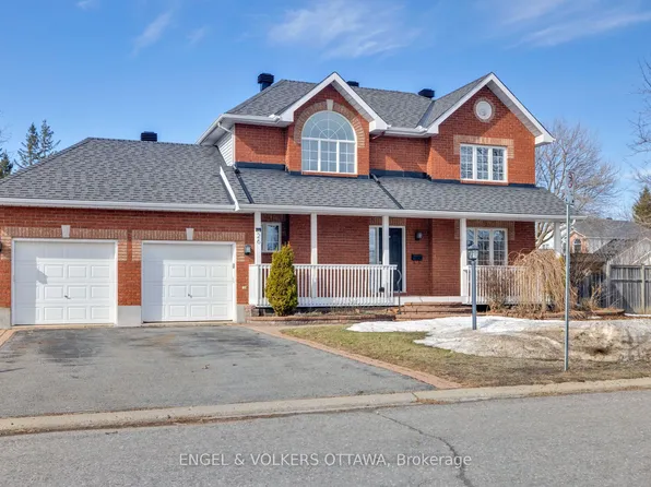 26 Carleton Cathcart St, Ottawa, ON K2S 1M7