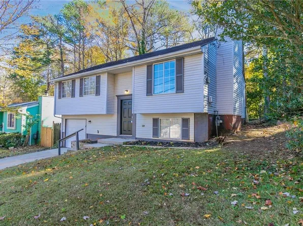 2076 Scarbrough Dr, Stone Mountain, GA 30088
