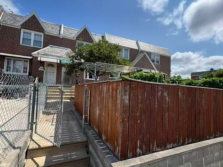 1931 Princeton Ave — Photo 1