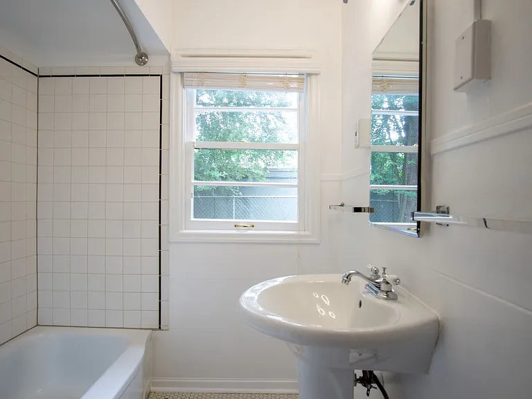1952 NW Lovejoy St #3 — Photo 14