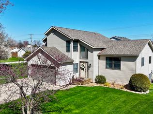 1246 Sunset St, Monroe, MI 48162