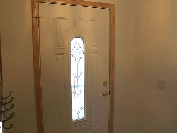 3rd image of 2084 Landview Dr #10