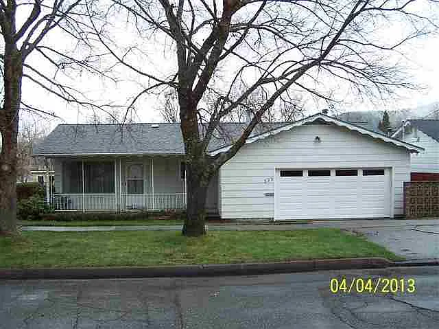 525 Cedar St photo 1
