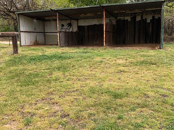3rd image of 242 Sanders Creek Ln