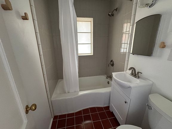4th image of 506 Kathryn Ave