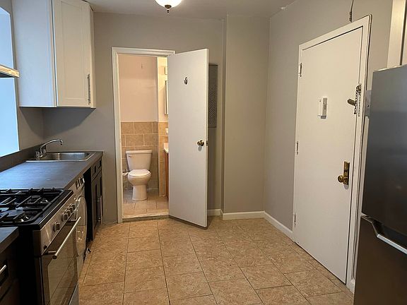 5th image of 1569 Lexington Ave APT 12A