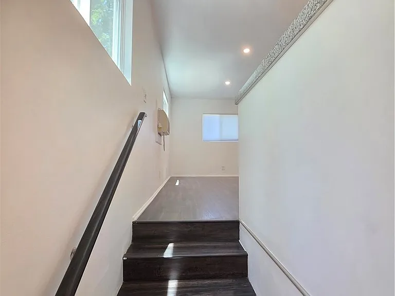 5432 Woodlake Ave N — Photo 9
