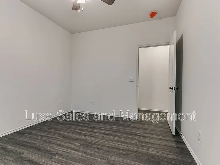 8012 NW 110th Dr — Photo 49
