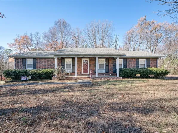 2617 Old Salem Dr, Cookeville, TN 38506