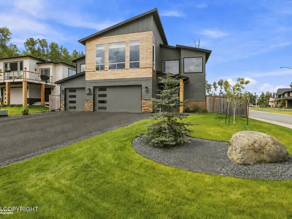 8824 Turlock Dr, Eagle River, AK 99577