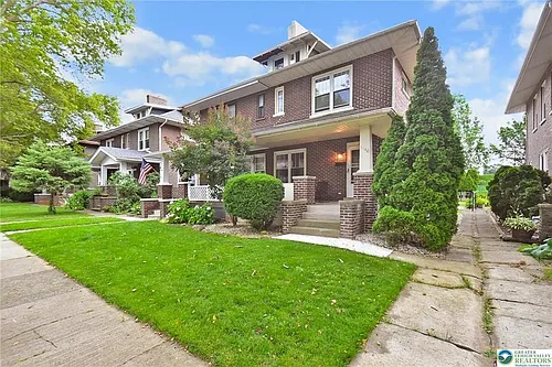 1140 N New St Photo 1