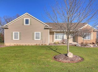 8418 Golfside Dr, Jenison, MI 49428