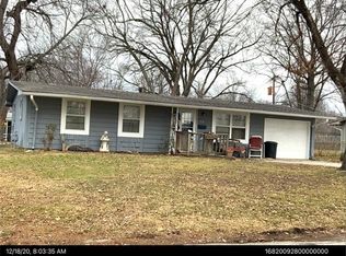 412 Cochise Dr, Independence, MO 64056