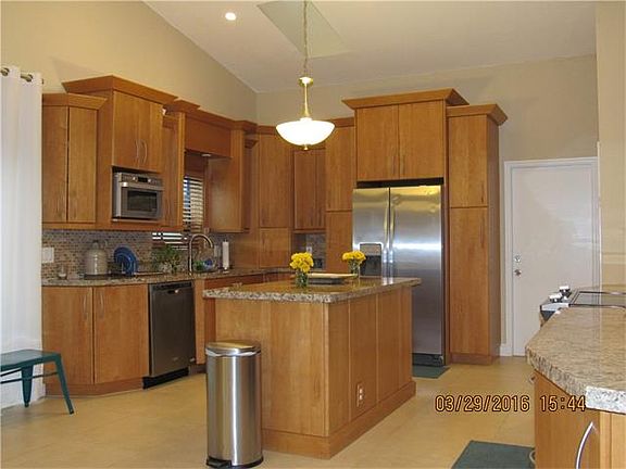 5th image of 10966 NW 19th St