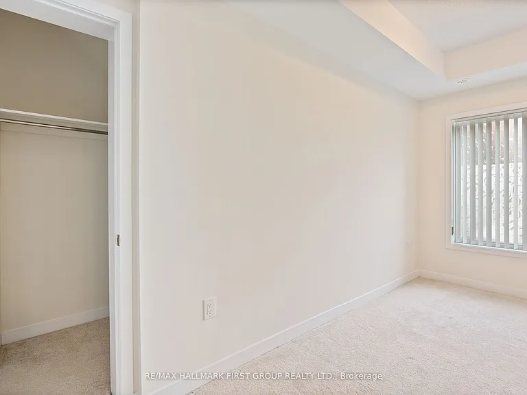60 Orchid Place Dr #8 — Photo 12