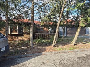 352 3rd St, Smithton, PA 15479