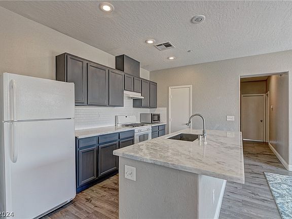 4th image of 355 Kensington Palace Ave Unit 103
