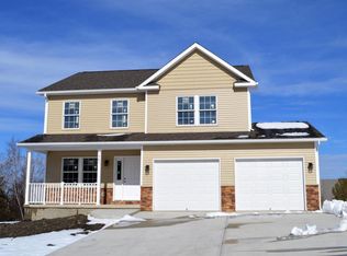 701 E Swinick Dr, Dunmore, PA 18512