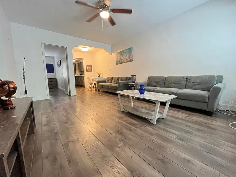 7630 Byron Ave #5 — Photo 9
