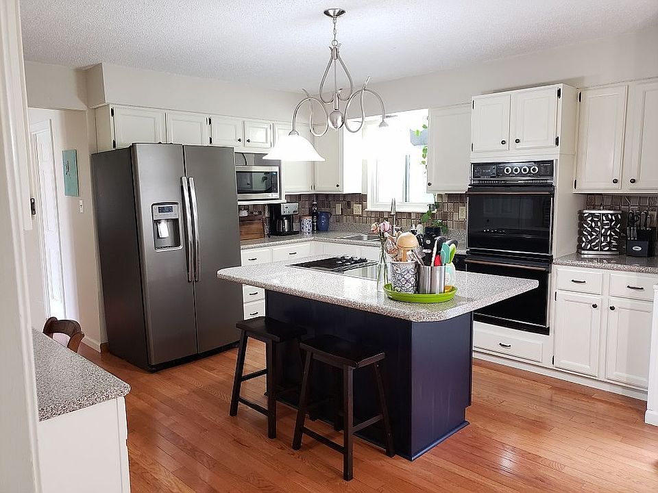Pro refinished kitchen, 2018