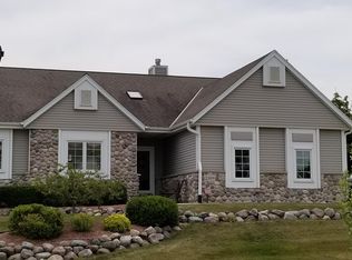 2309 Hunters Ln, Grafton, WI 53024